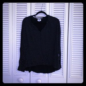 Like new soft, lightweight v-neck long-sleeved top